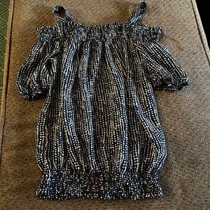 Thin cut out sleeve blouse